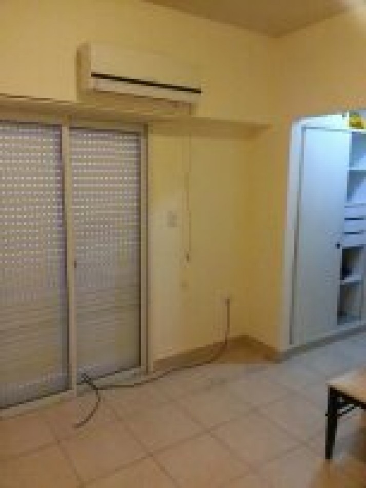 VENDEMOS Calle San Lorenzo 212 casi San Juan. Dpto 1 dormitorio.