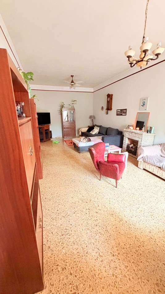 INMOBILIARIA GOMEZ GHISI Y D. FENES NEG INMOB. VENDEN: