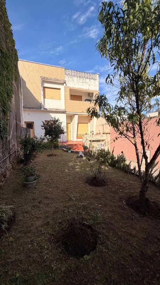INMOBILIARIA GOMEZ GHISI Y D. FENES NEG INMOB. VENDEN: