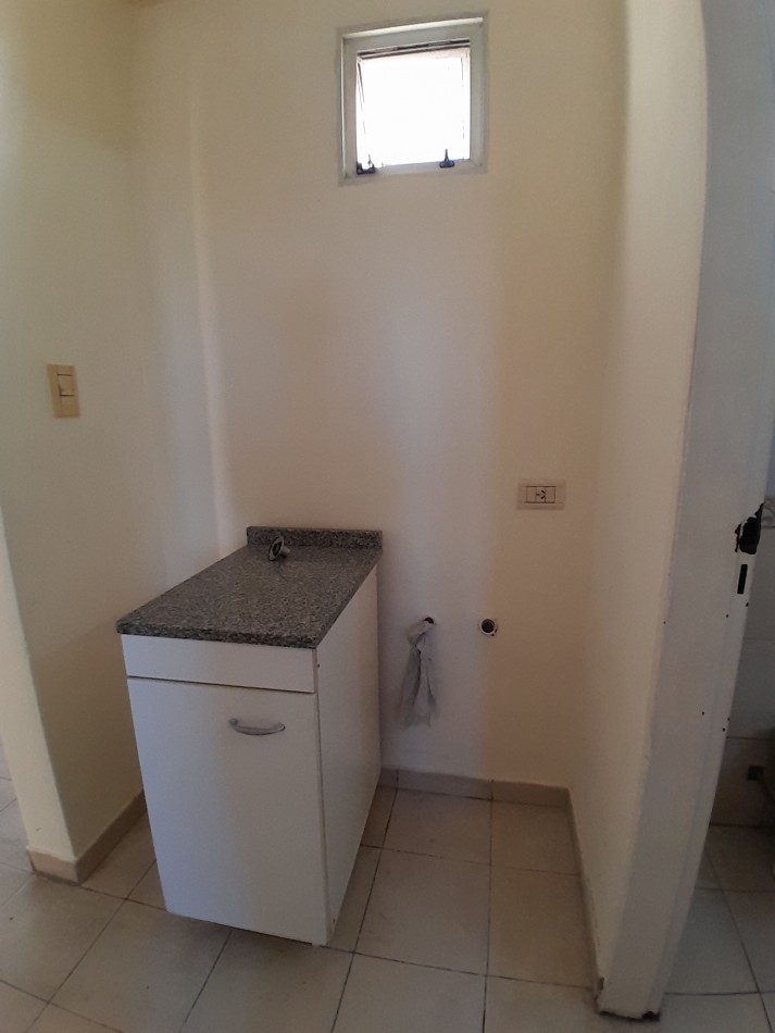 Alquilamos dpto de 2 dormitorios calle Echague 1148 