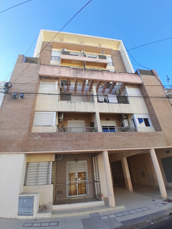 INMOBILIARIA GOMEZ GHISI Y D. FENES NEG INMOB. ALQUILAN: