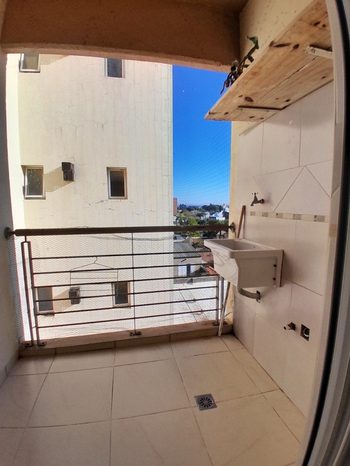 INMOBILIARIA GOMEZ GHISI Y D. FENES NEG INMOB. ALQUILAN: