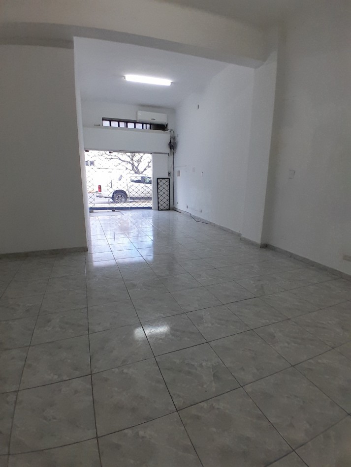 INMOBILIARIA GOMEZ GHISI Y D. FENES NEG INMOB. ALQUILAN: