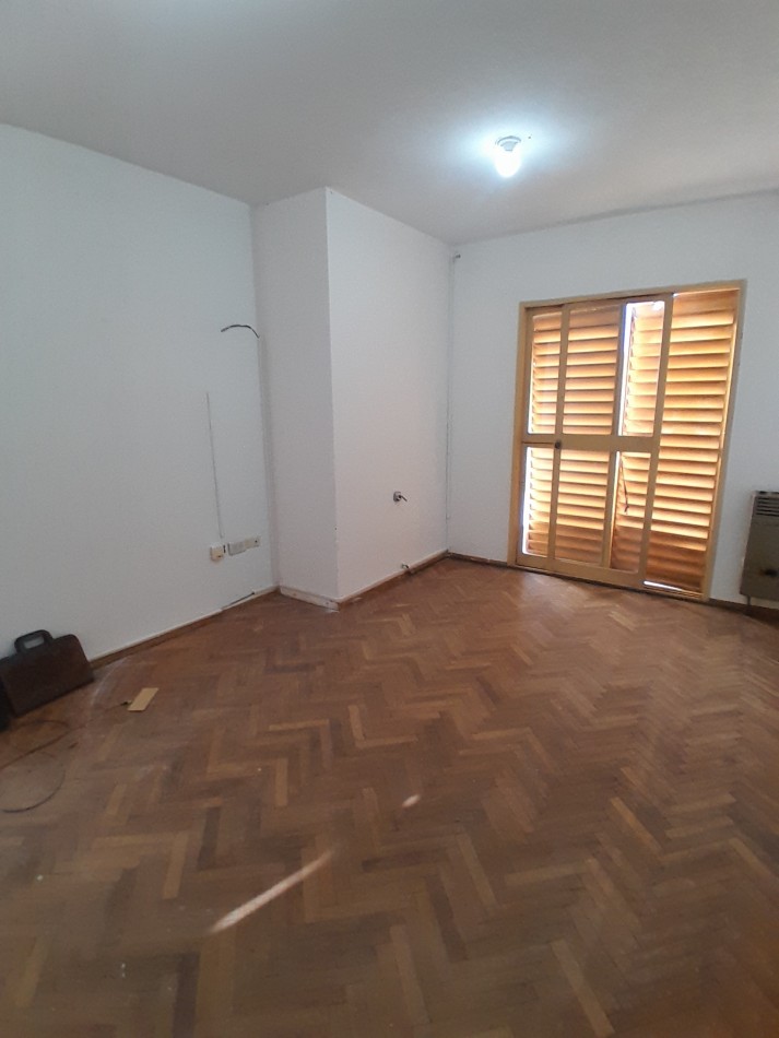 VENDEMOS DPTO DE 3 DORMITORIOS CALLE MONTEVIDEO 646