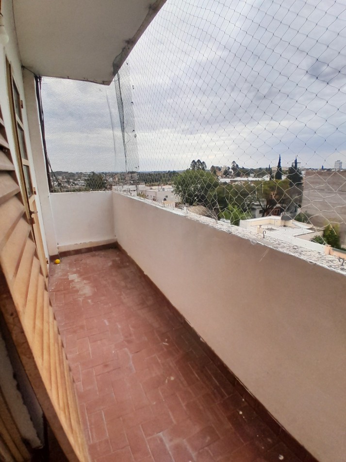 VENDEMOS DPTO DE 3 DORMITORIOS CALLE MONTEVIDEO 646