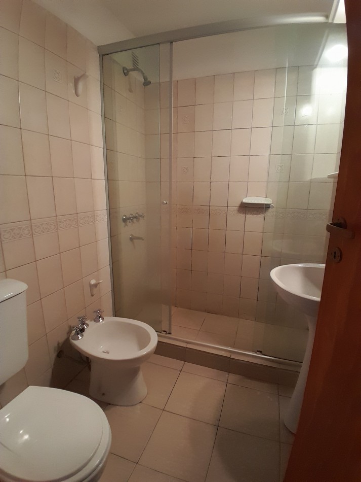 ALQUILAMOS Semi piso calle Cervantes 550 3 dormitorios