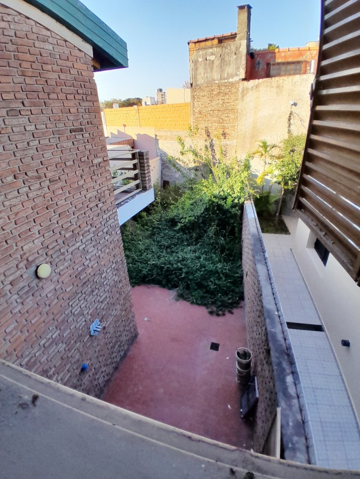 VENDEMOS casa a mejorar calle Guatemala 746