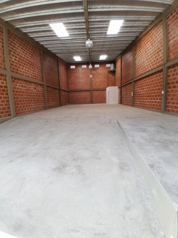 Alquilamos Local a estrenar calle Almafuerte 1233